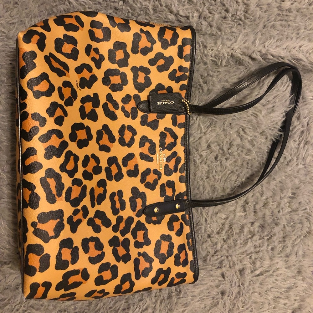 Printed coach tote bag.. worn once